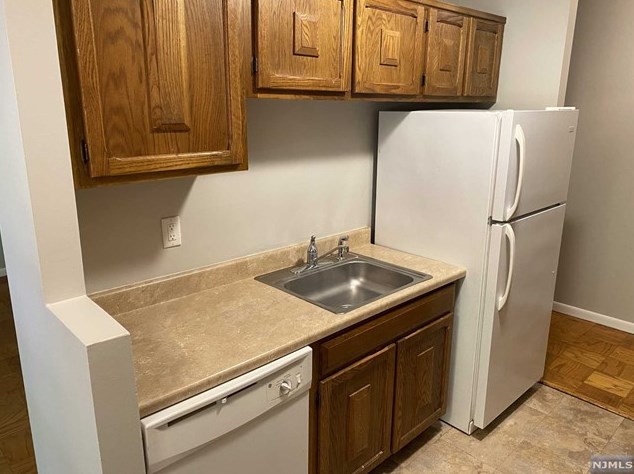 461 New Milford Ave #24, Oradell, NJ 07649