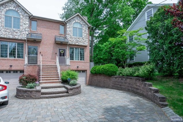 25 Mahan St, Tenafly, NJ 07670