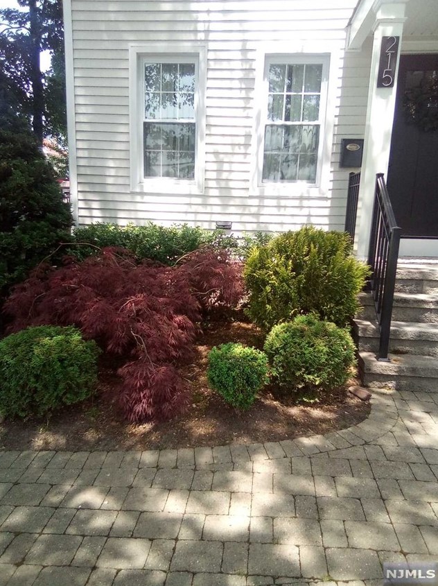 215 Cedar Rd, N Milford, NJ 07646