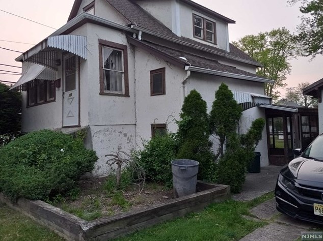 216 Randolph Ave, Emerson, NJ 07630-2147