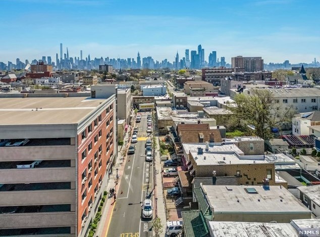 523 35th St, Union City, NJ 07086
