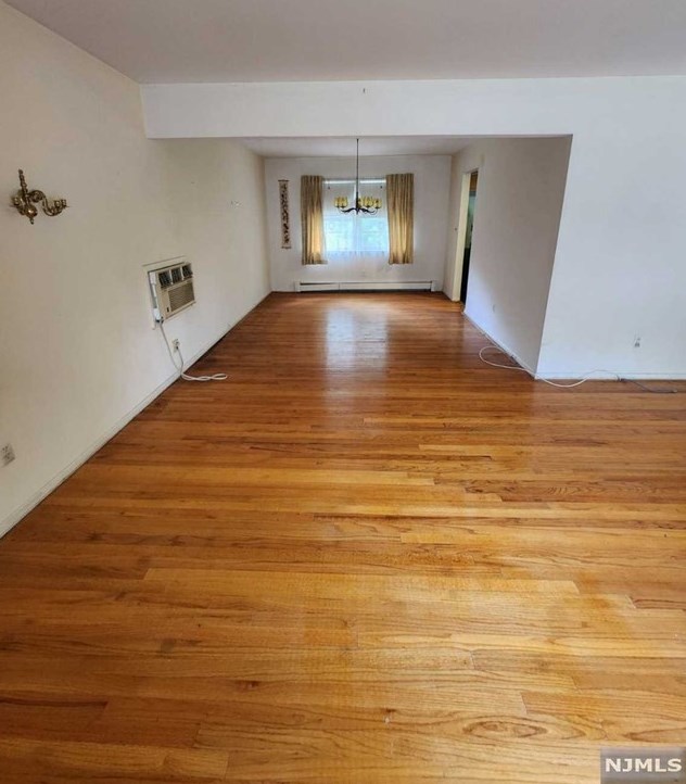 5 Kiowa Terrace, Oakland, NJ 07436
