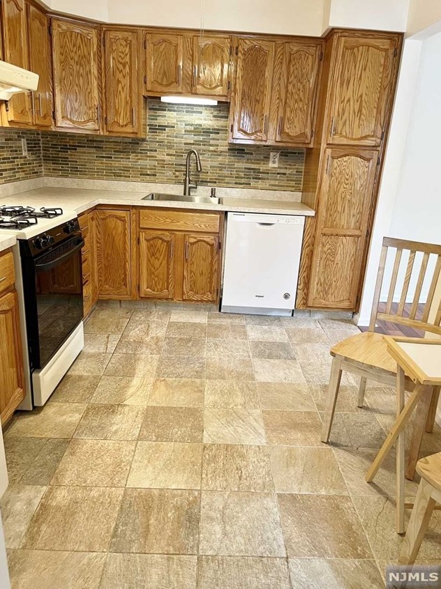 91 Konight Ct, Mahwah, NJ 07430