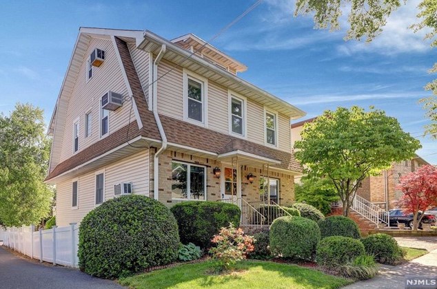 565 Kingsland Ave, Lyndhurst, NJ 07071
