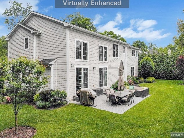 20 Highland Ave, Demarest, NJ 07627