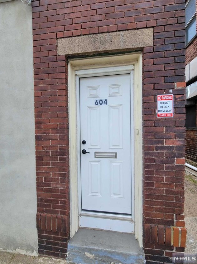 604 Freeman St #2, Lyndhurst, NJ 07071