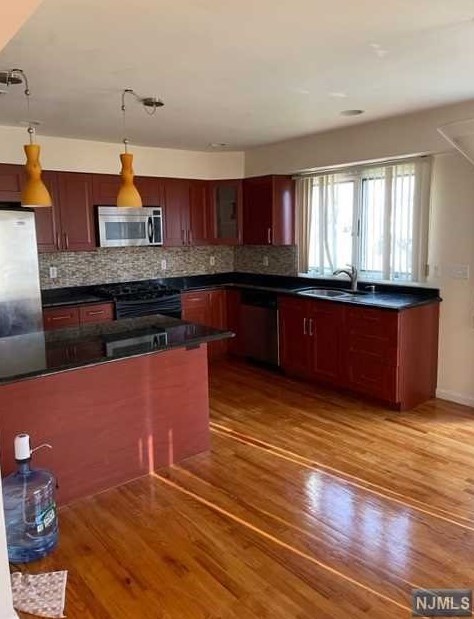 12 Cortland Pl, Tenafly, NJ 07670