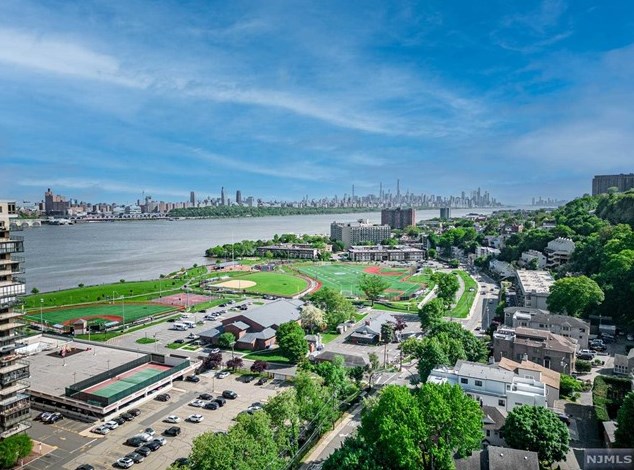 1220 River Rd #a, Edgewater, NJ 07020