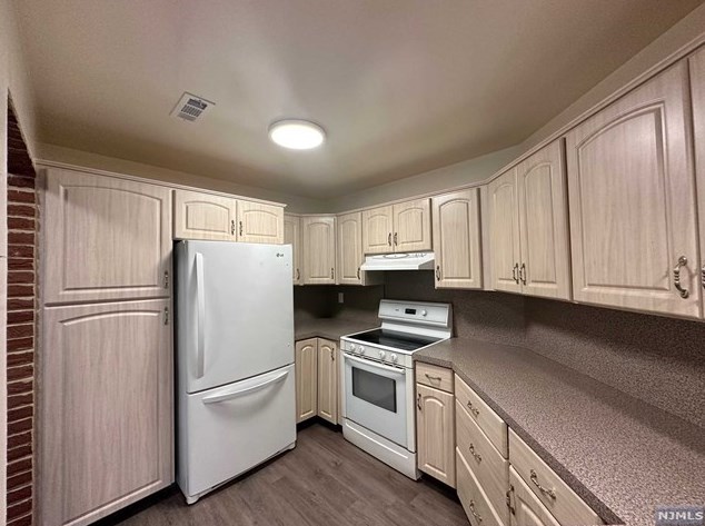 951 Westgate Dr, West Fort Lee NJ  07024-2162 exterior