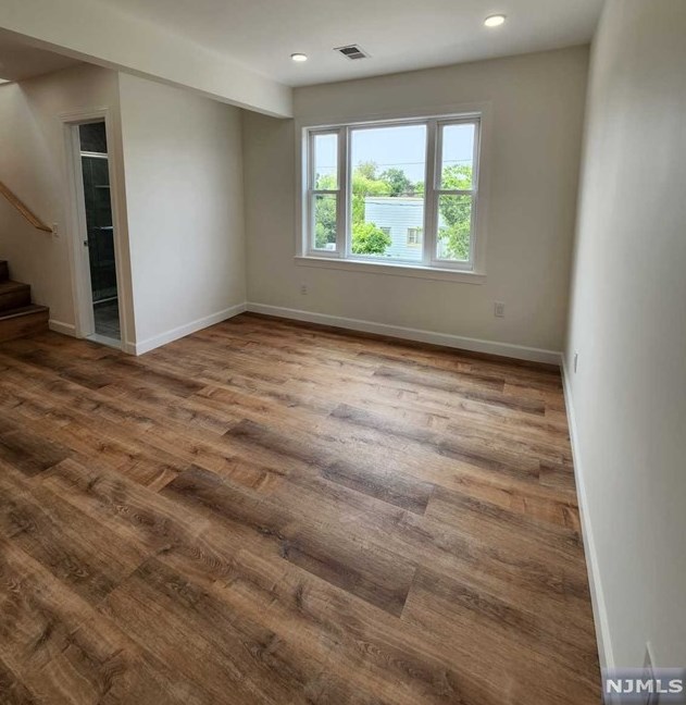 83 Home Pl, Lodi NJ  07644-1513 exterior