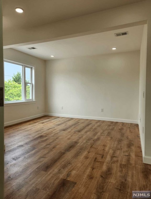 83 Home Pl, Lodi, NJ 07644