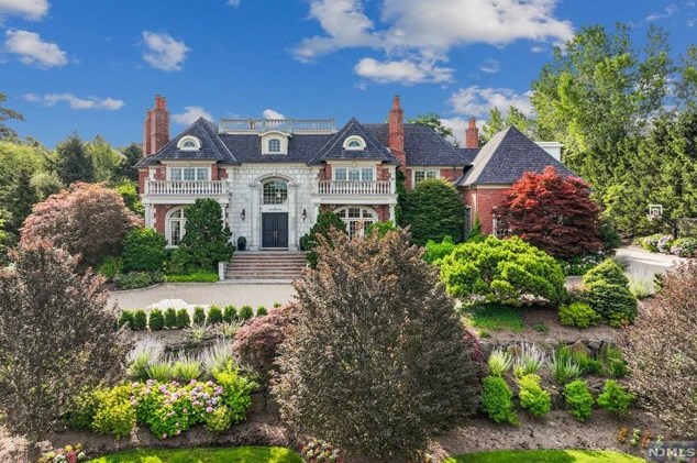 116 Truman Dr, Cresskill, NJ 07626