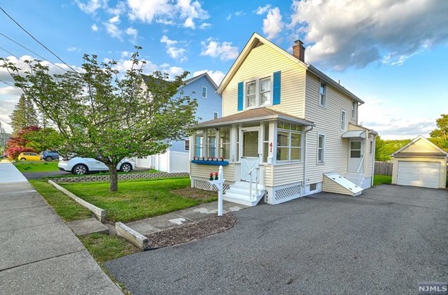 41 Island Rd, Mahwah, NJ 07430