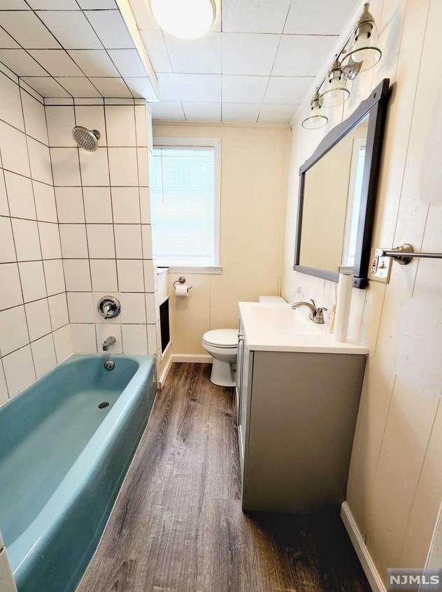 225 Warren Ave #3rd Fl, West Fort Lee, NJ 07024