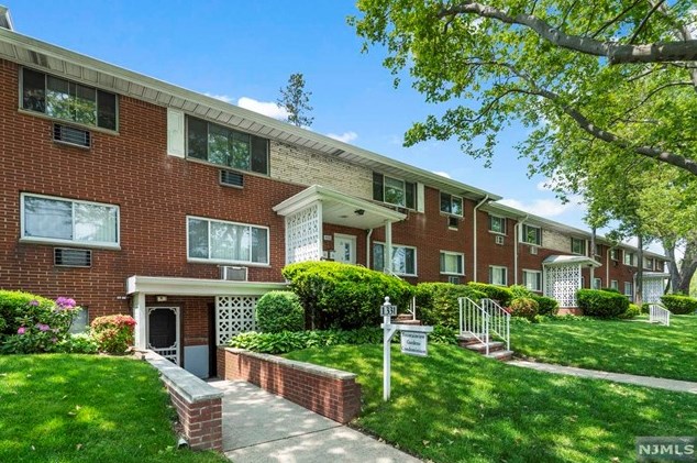 1331 Anderson Ave #8, West Fort Lee, NJ 07024