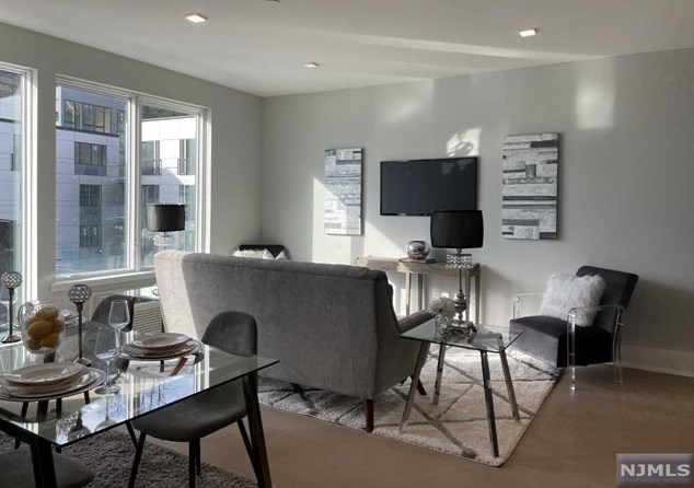 7101 River Rd #a203, North Bergen, NJ 07047