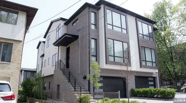 2338 Short St, West Fort Lee, NJ 07024