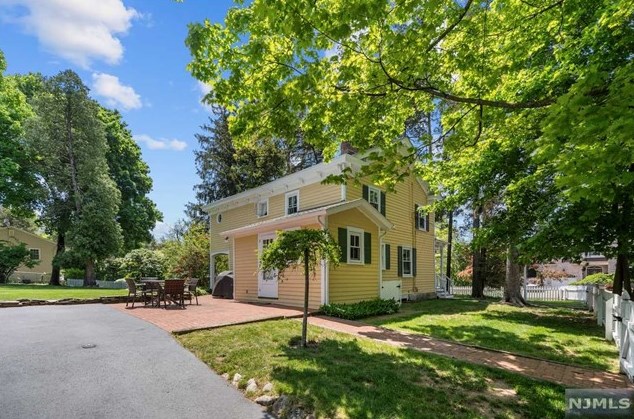 169 Island Rd, Mahwah, NJ 07430