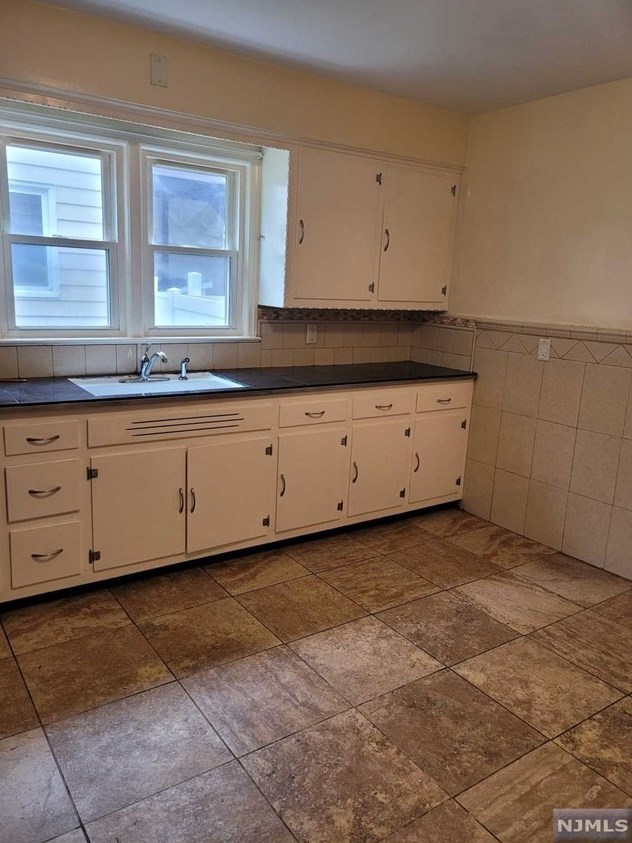 172 Baldwin Pl #1st, Bloomfield, NJ 07003
