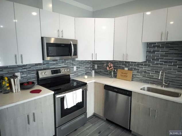 340 West Side Ave #213, Jersey City, NJ 07305