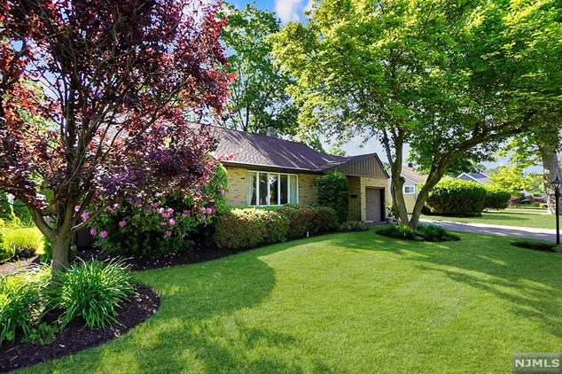 611 Fermery Dr, N Milford, NJ 07646