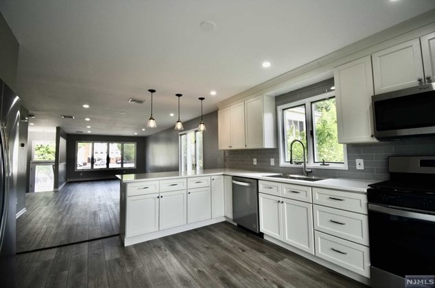 2482 5th St #b, West Fort Lee, NJ 07024