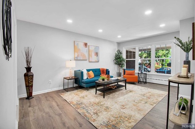 60 Finlay Pl, Newark NJ  07106-1028 exterior