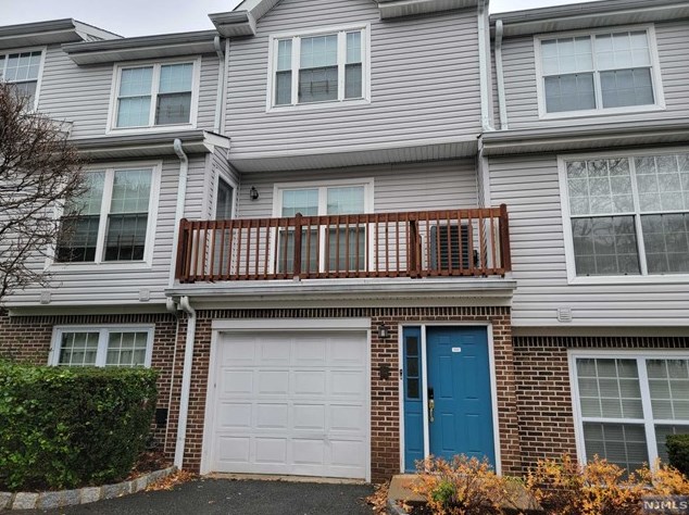 555 Ridge Ln #555, West Fort Lee, NJ 07024