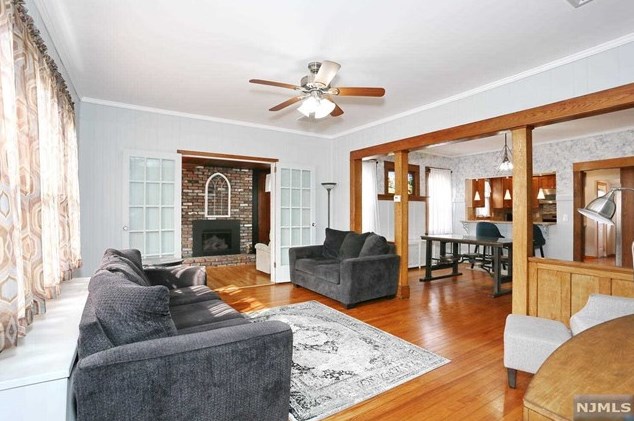 27 Charter Oak St, Wood-Ridge, NJ 07075