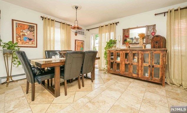 21 Gantner Ave, Elmwood Park NJ  07407-1006 exterior