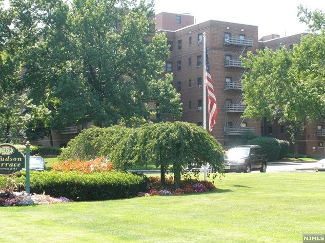 2337 Hudson Terrace #b-11, West Fort Lee, NJ 07024