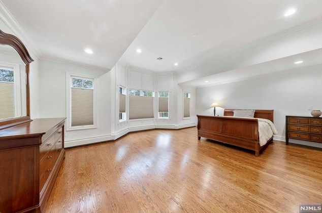 1107 Harvard Pl, West Fort Lee NJ  07024-1627 exterior