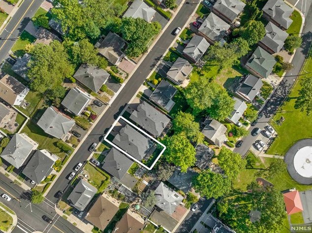 1107 Harvard Pl, West Fort Lee NJ  07024-1627 exterior