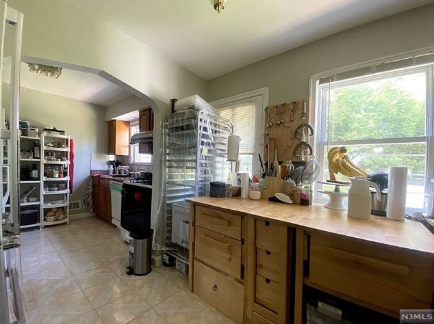 129 Newcomb Rd, Tenafly NJ  07670-1515 exterior