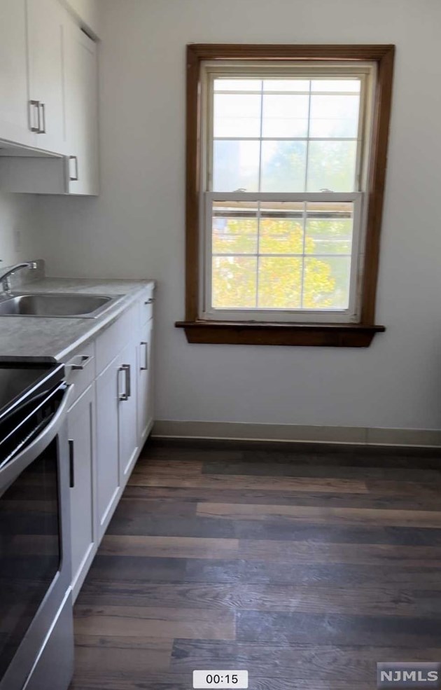 436 Lake Ave, Lyndhurst, NJ 07071