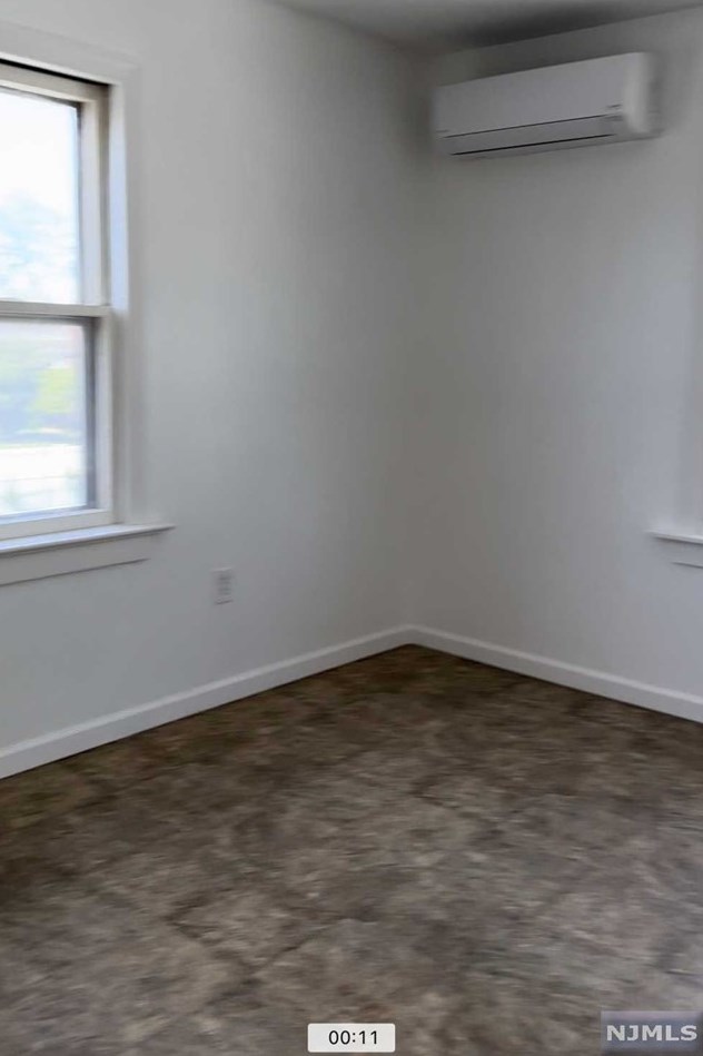 436 Lake Ave, Lyndhurst NJ  07071-1121 exterior