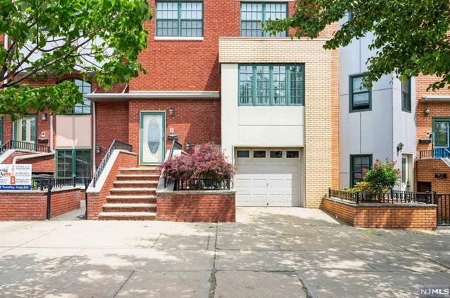 54 Avenue C, Bayonne, NJ 07002