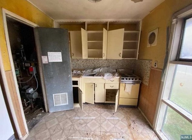 25 Somerville St, Rochelle Park, NJ 07662