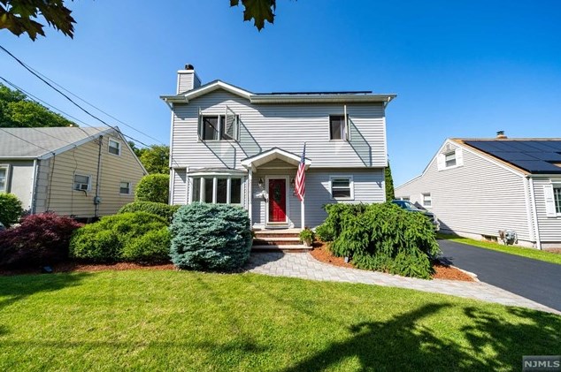 92 Tristan Rd, Clifton, NJ 07013