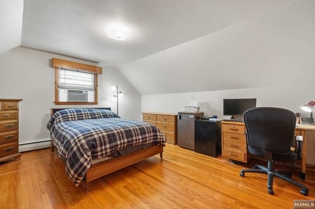 8 Memorial Pl, Elmwood Park NJ  07407-1330 exterior