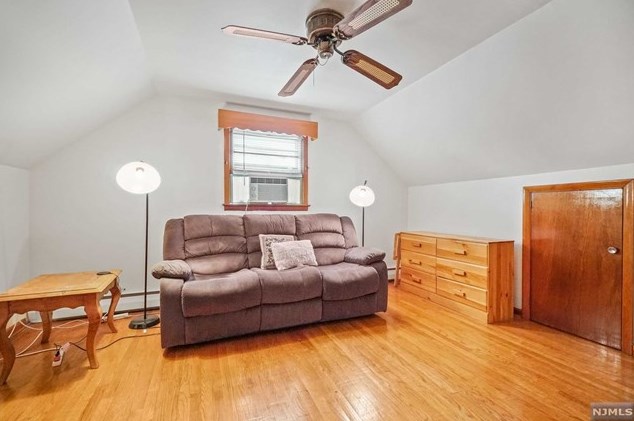8 Memorial Pl, Elmwood Park NJ  07407-1330 exterior