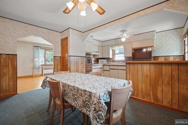 8 Memorial Pl, Elmwood Park NJ  07407-1330 exterior