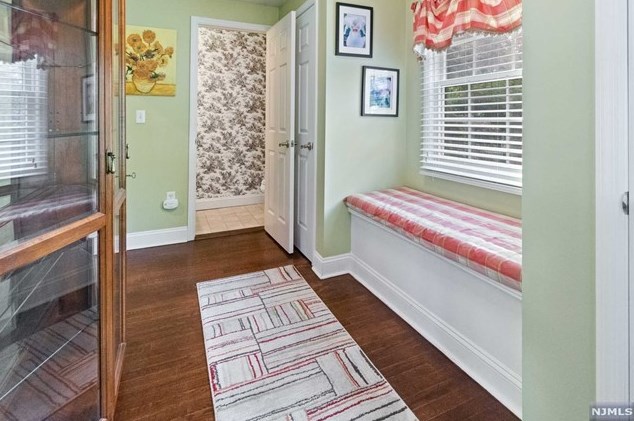 281 Donaldson Ave, Rutherford, NJ 07070