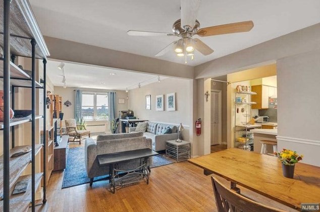8350 Blvd E #4b, North Bergen, NJ 07047