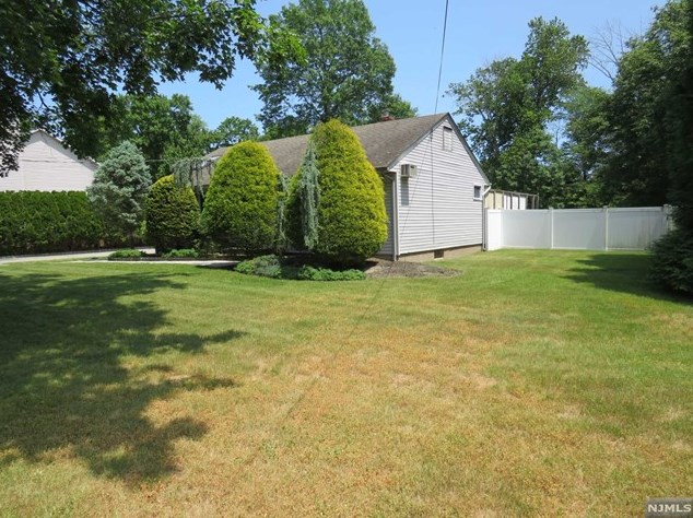 663 Burke St, Township Of Washington, NJ 07676-3831