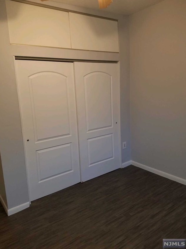 425 61st St, West New York, NJ 07093