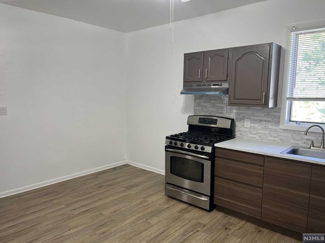 95 Chamberlain Ave #2, Elmwood Park, NJ 07407