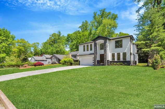 181 Elm St, Tenafly NJ  07670-3032 exterior