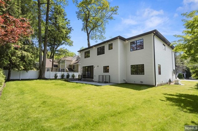 181 Elm St, Tenafly NJ  07670-3032 exterior
