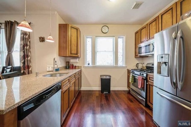 620 38th St #303, Union City, NJ 07087